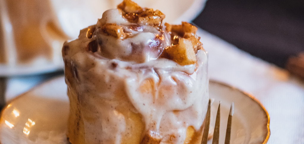 Commodity Cuisine Easy Apple Cinnamon Rolls