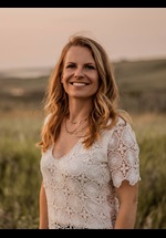 Lesley Kelly – High Heels and Canola Fields, Saskatchewan