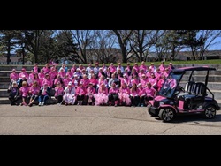 Participants at Lansing's Race for the Cure event