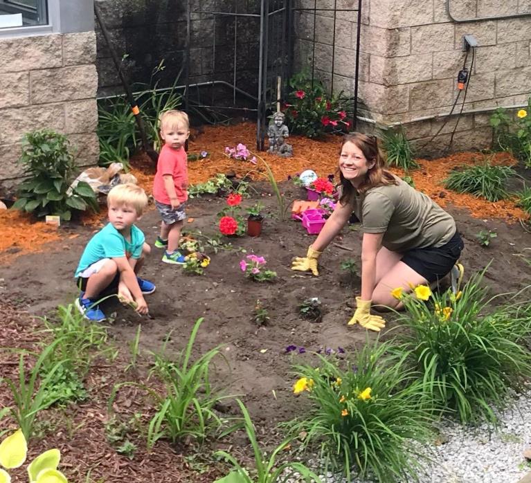 Cindy Maciag and kids